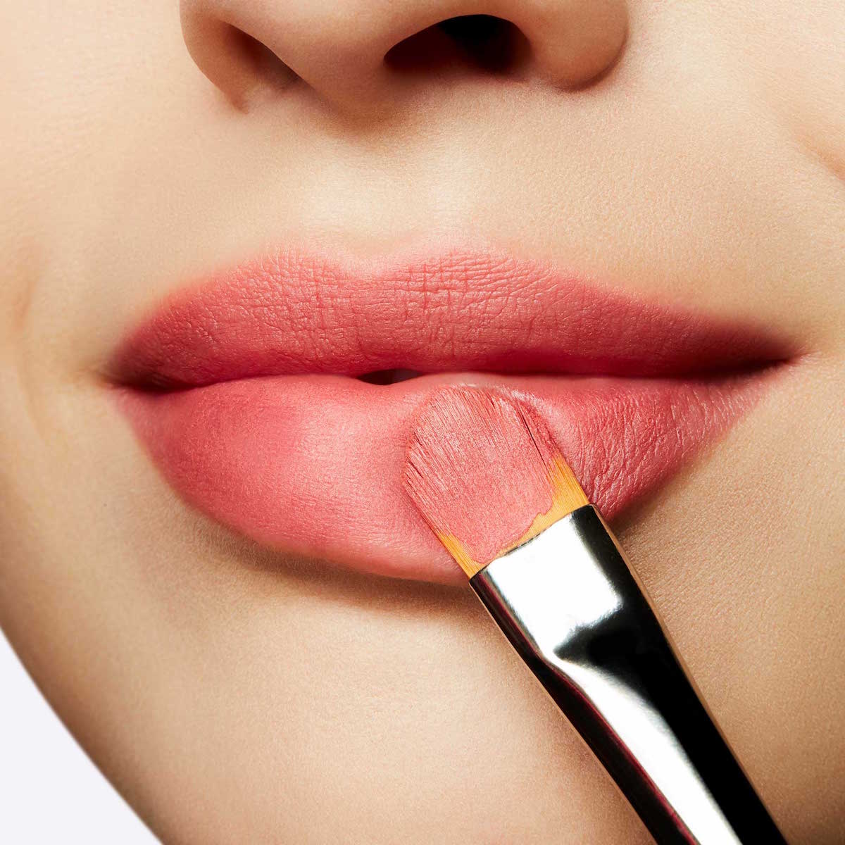 POWDER KISS LIPSTICK (LABIAL)
